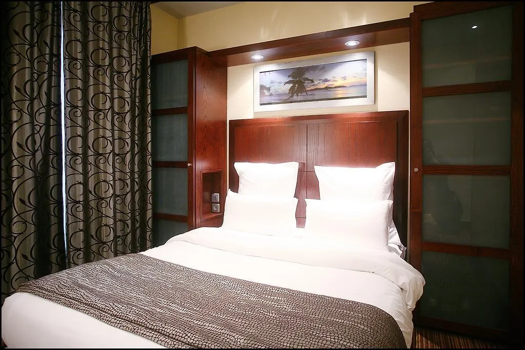 Hotel Grand Francais 3*