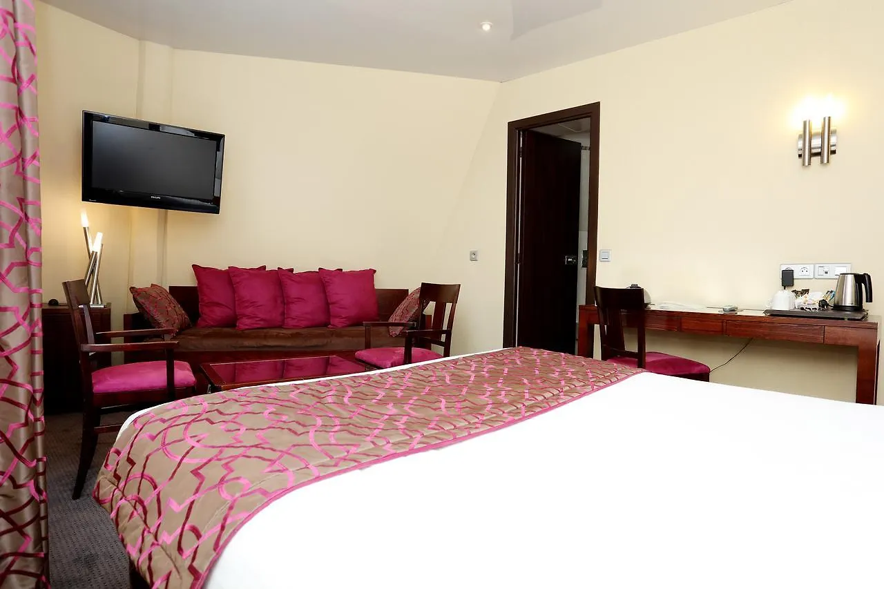 Hotell Grand Francais 3*