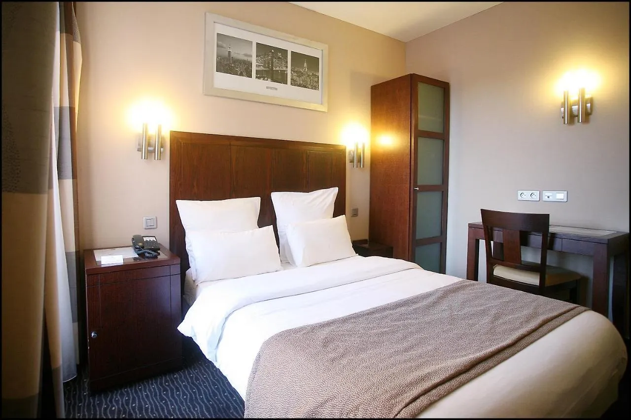 Grand Francais Szálloda 3*